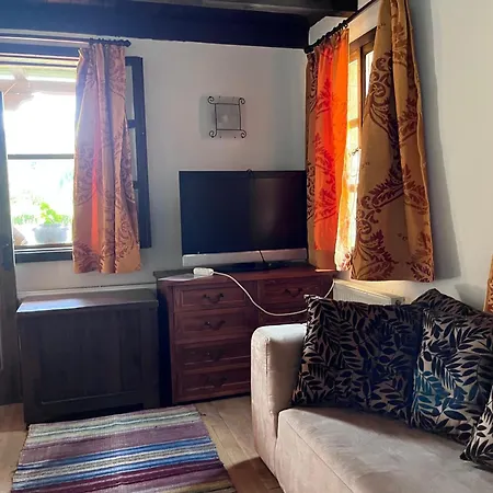 Agriturismo Hidden Paradise مزرعة للإقامة