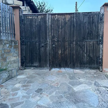 Agriturismo Hidden Paradise مزرعة للإقامة