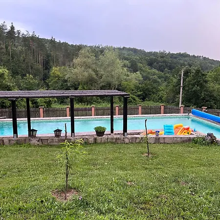 Agriturismo Hidden Paradise مزرعة للإقامة تريفنا