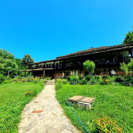 Agriturismo Hidden Paradise مزرعة للإقامة *