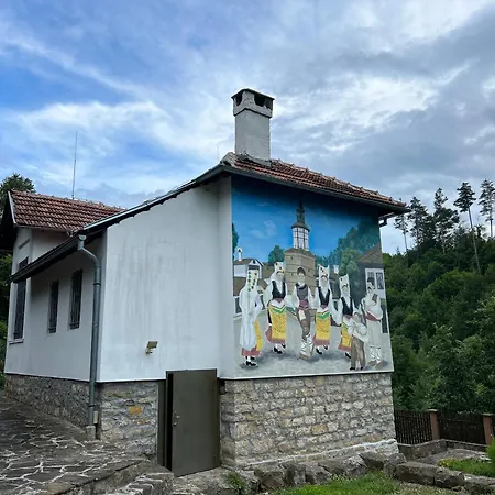 Agriturismo Hidden Paradise مزرعة للإقامة